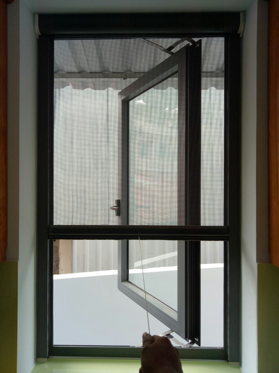 LÝ DO bạn nên lắp lưới chống muỗi cửa sổ cho ngôi nhà của mình