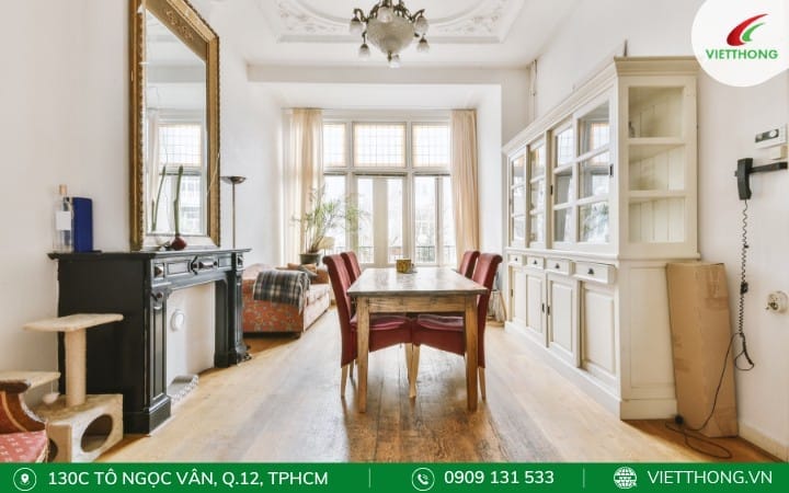 Sử dụng gương lớn tạo hiệu ứng thị giác, giúp căn phòng như được mở rộng Sử dụng gương lớn tạo hiệu ứng thị giác, giúp căn phòng như được mở rộng