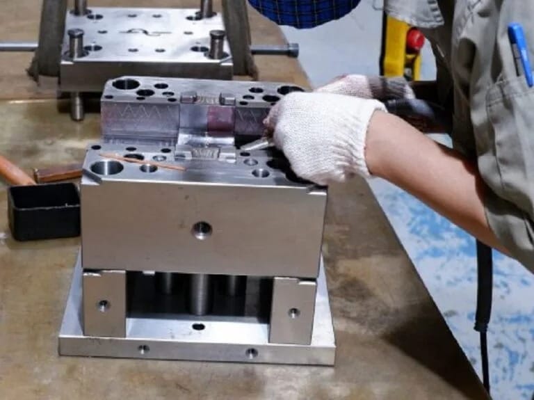 Gia công khuôn ép nhựa